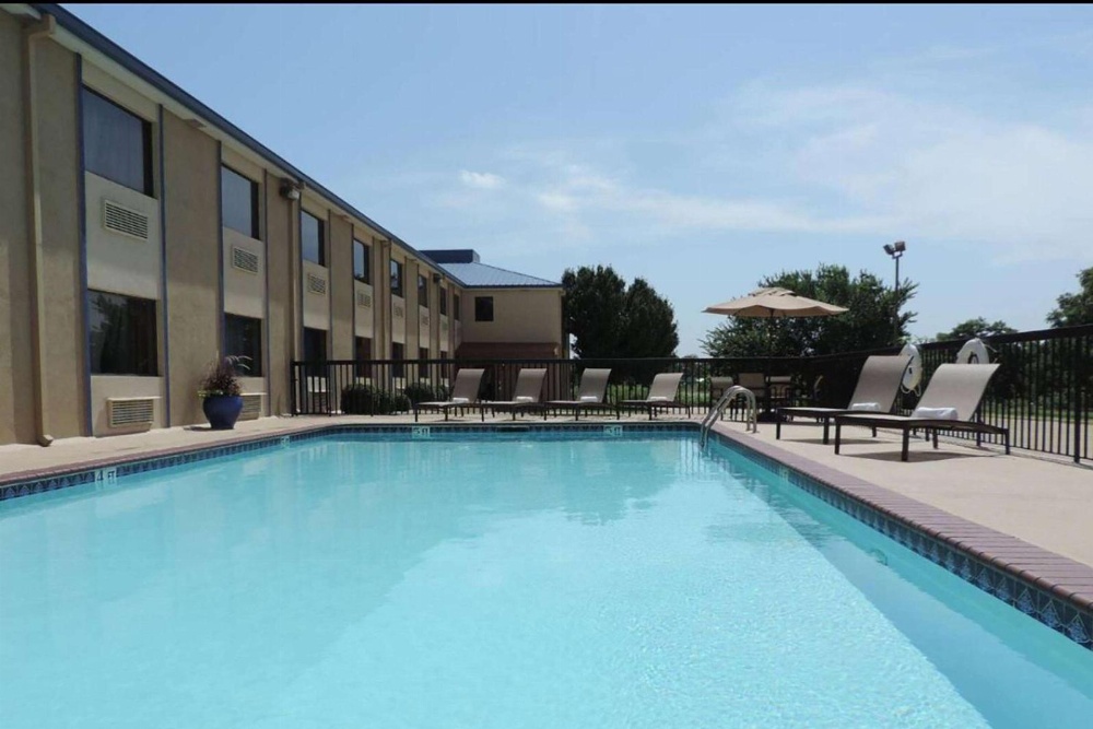 Baymont by Wyndham Ardmore I-35